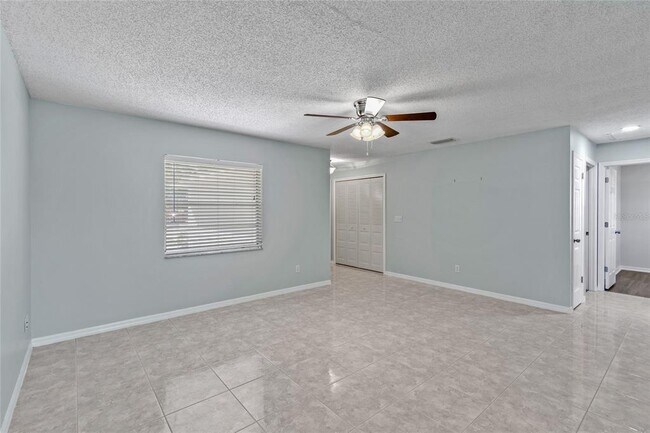 Building Photo - 2711 N Dellwood Dr