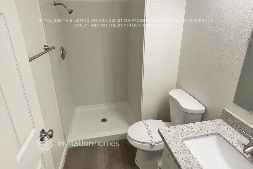 Building Photo - 3909 Smithfield Way