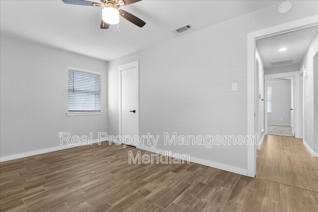 Building Photo - 8725 Irongate Dr