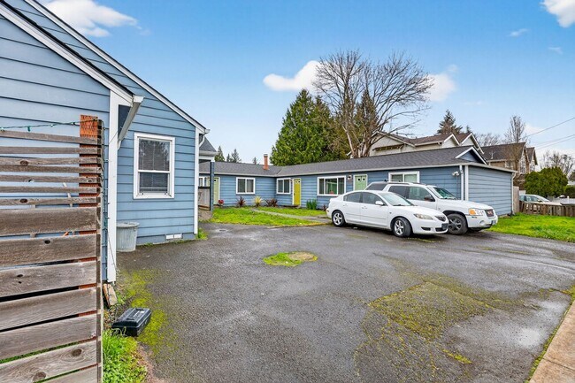 Building Photo - 4801 NE Killingsworth St