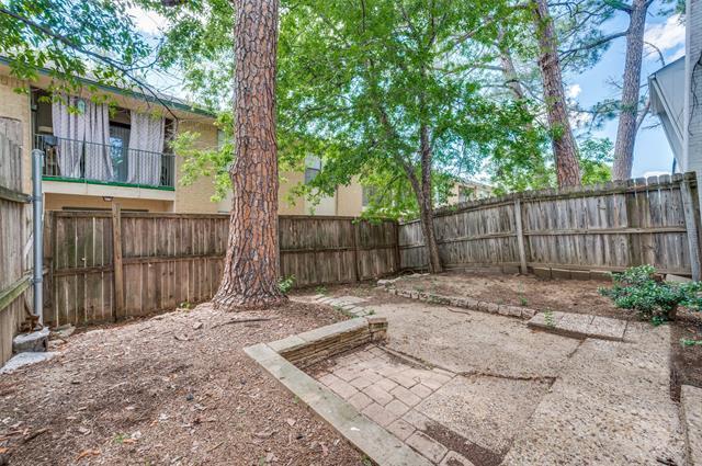 Building Photo - 412 Hollyhill Ln
