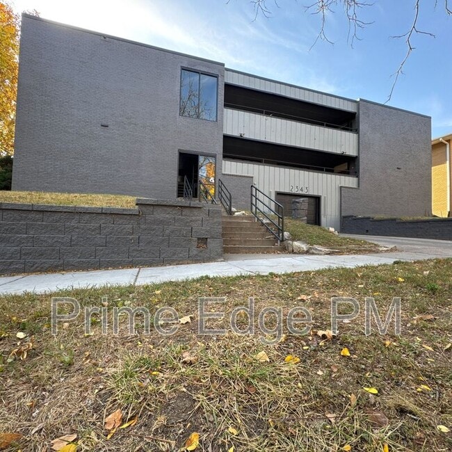 Building Photo - 2343 B St