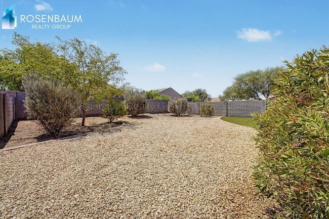 Building Photo - 41917 W Manderas Ln