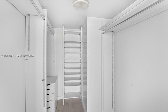 Building Photo - 1865 Brickell Ave