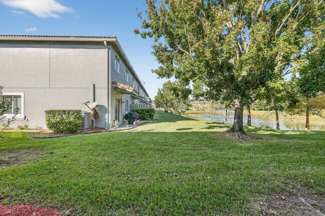 Building Photo - 2245 Portsmouth Ln