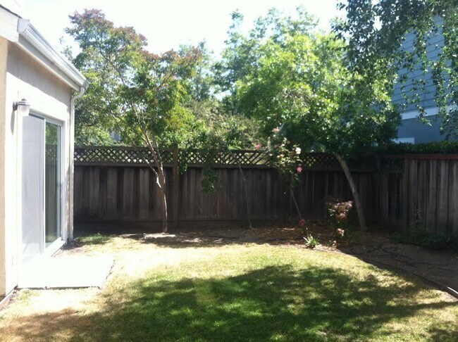 Building Photo - Seven Springs Home