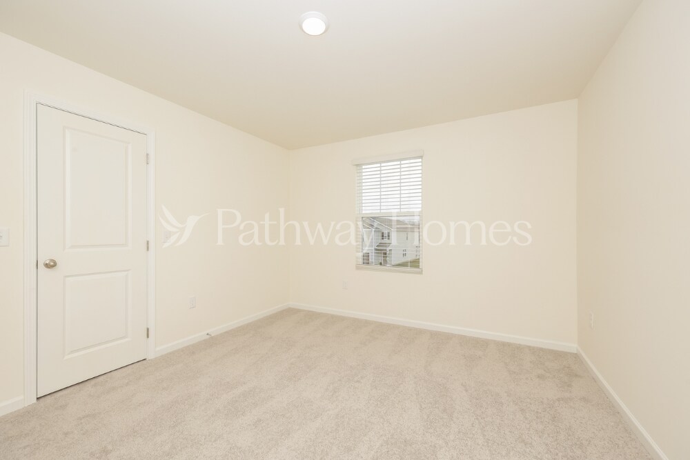 Building Photo - 1074 Large Poppy Dr