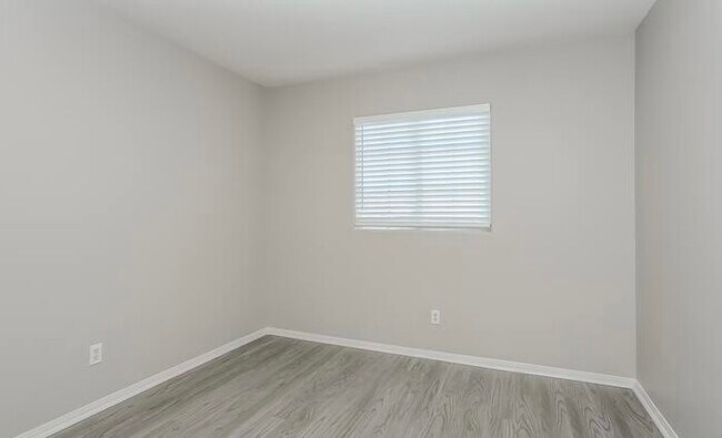 Building Photo - 5404 Lavender Ct