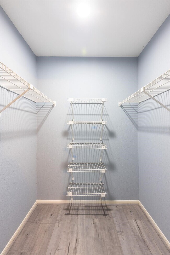 Building Photo - 14600 Fonmeadow Dr