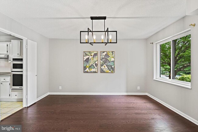 Building Photo - 8350 Greensboro Dr