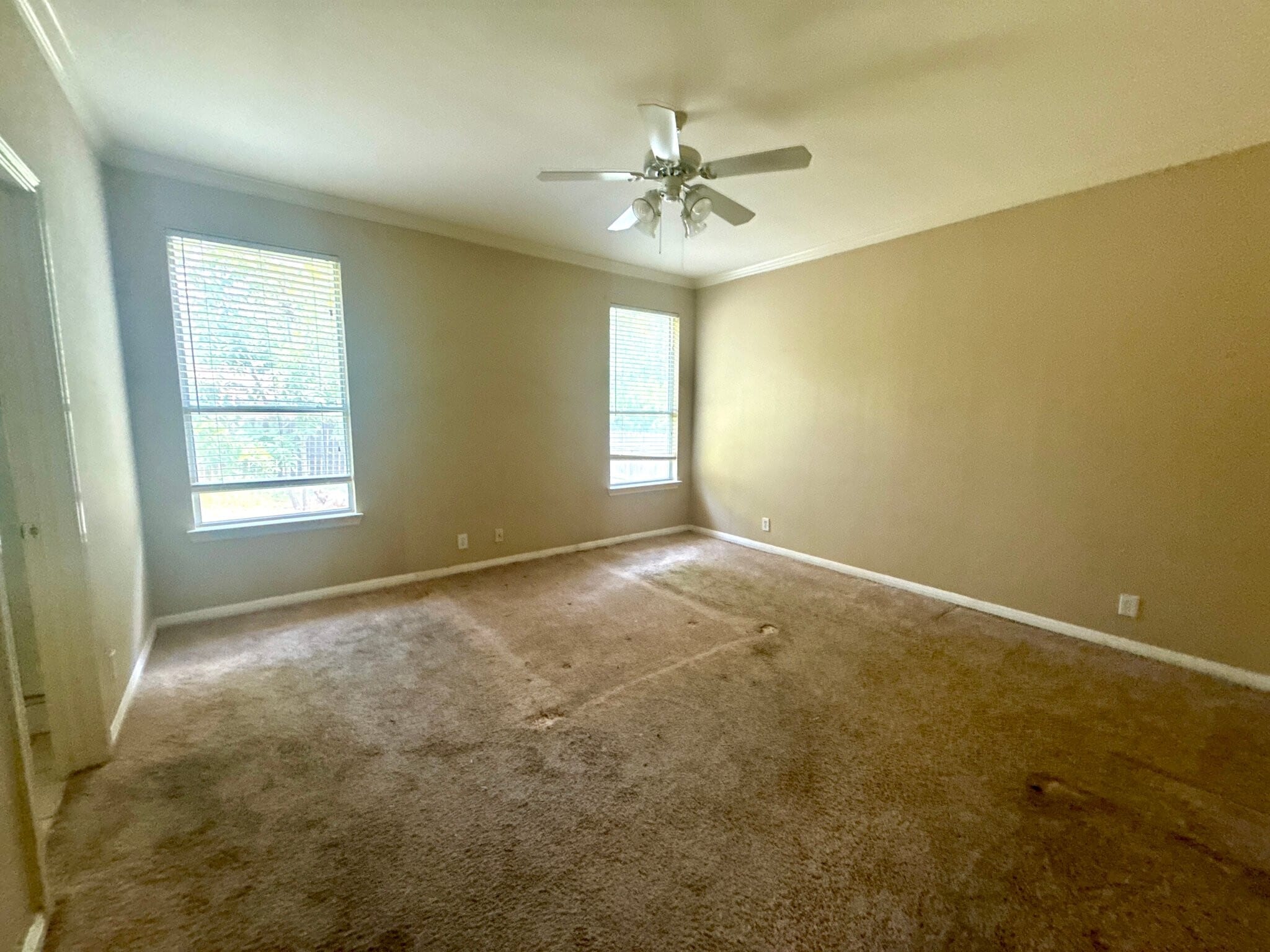 Building Photo - 4115 Dunn Oak Dr