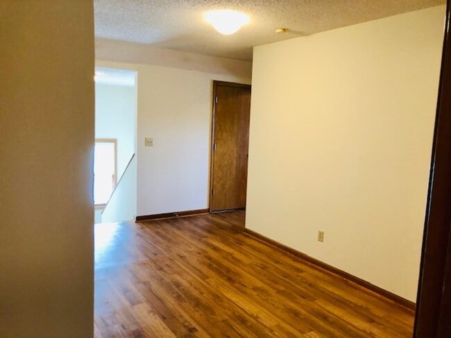 Building Photo - Updated 3 bed 2 bath with 2 car garage and a pool!