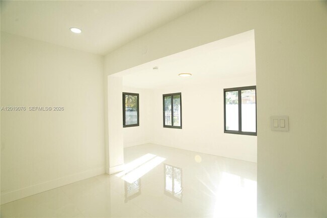 Building Photo - 315 NW 127th St