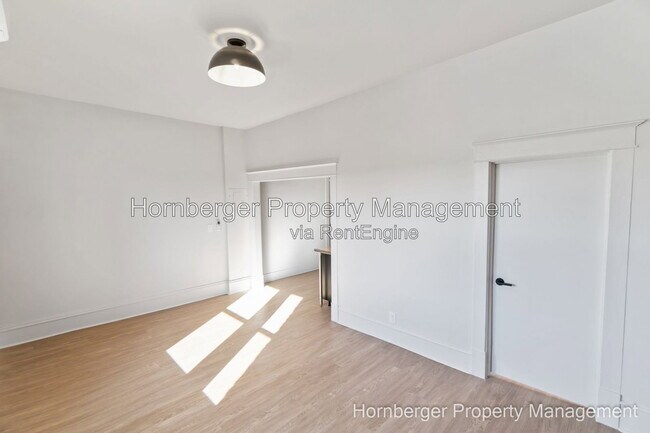 Building Photo - 7 S Pittsburg St