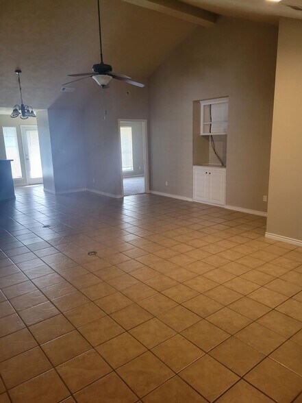 Building Photo - AUGUST 2026 PRE-LEASE!!  Adorable 4 Bedroom 2 Bathroom Home