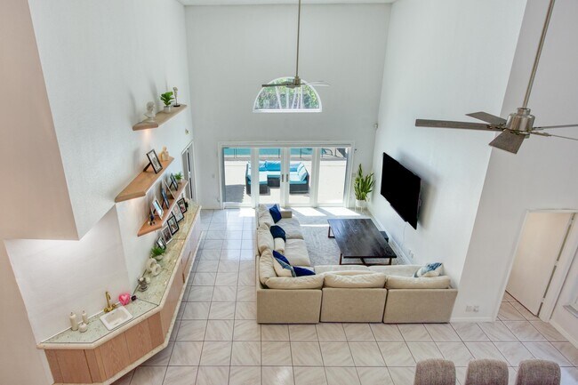 Building Photo - 10341 Buena Ventura Dr