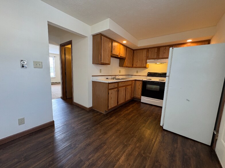 Building Photo - 608 N Highland Ave