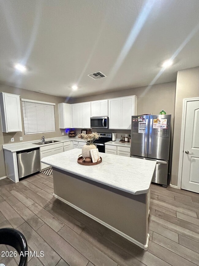 Building Photo - 2710 N Mulberry Pl