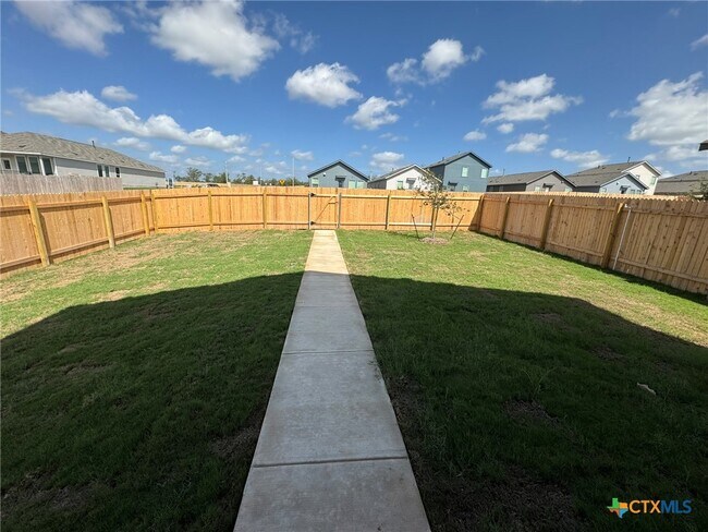 Building Photo - 205 Trinity River Holw