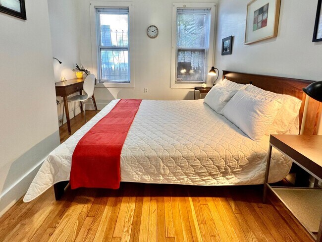 Building Photo - Modern 1-Bed in Mission Hill — All Utilities & WiFi Included!