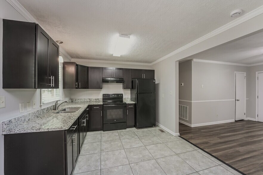 Building Photo - 2413 Dora Dr