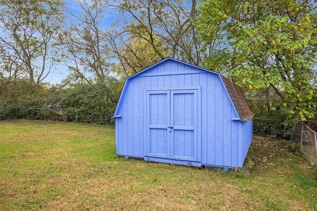 Building Photo - 2909 Cherry Hills Dr