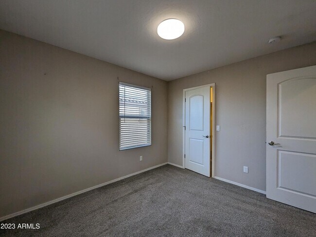 Building Photo - 1253 N 166th Ave