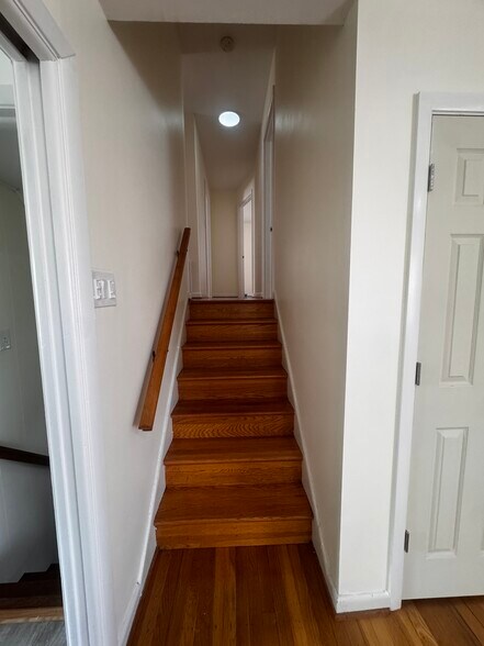 Building Photo - 8409 Freestone Ave