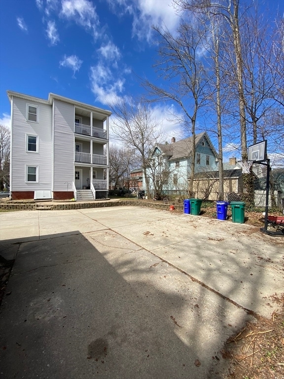 Building Photo - 10 Lafayette St