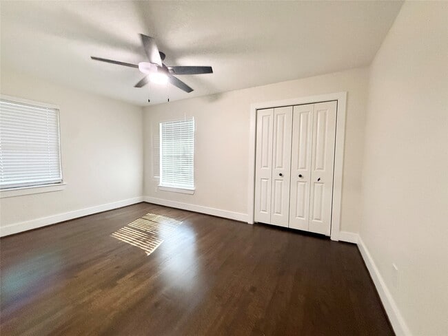 Building Photo - 318 Caladium St