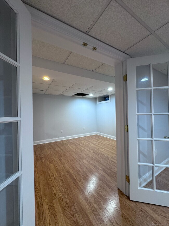 Building Photo - 8 Ellsworth Pl