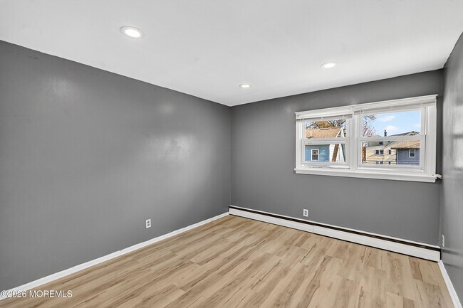 Building Photo - 217 Orange Ave