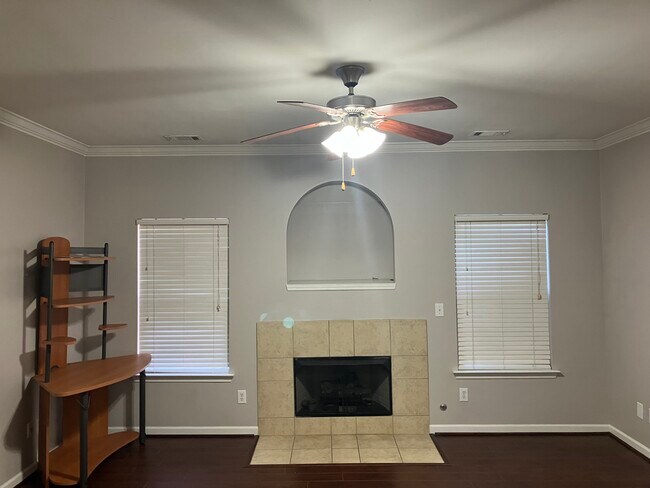 Building Photo - 261 Oxmoor Pl