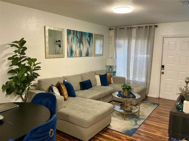 Building Photo - 2262 SW 87th Terrace