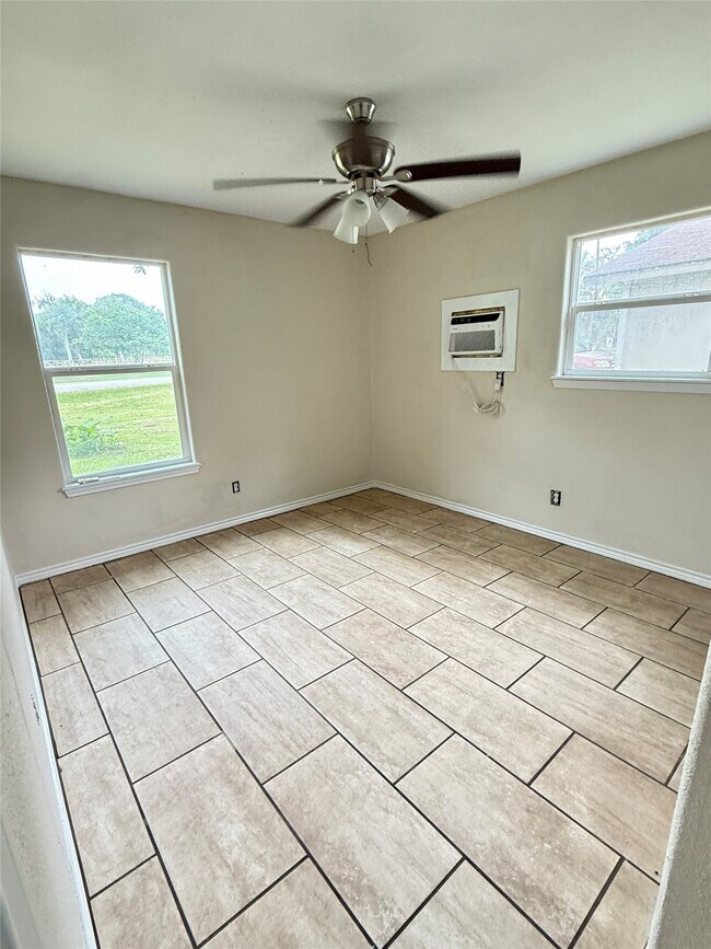 Building Photo - 17433 Cr-945
