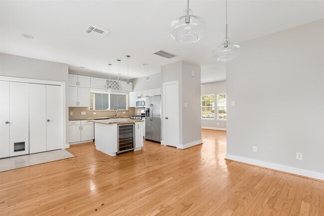 Building Photo - 18631 Atasca Oaks Dr