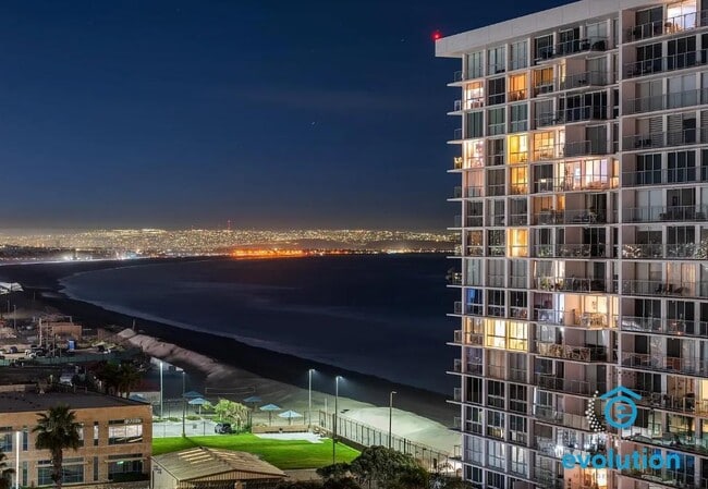 Building Photo - 1810 Avenida Del Mundo