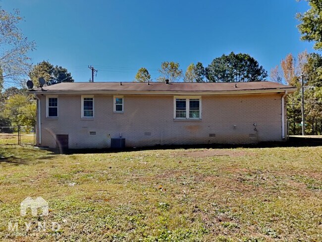 Building Photo - 944 Scoggins Rd