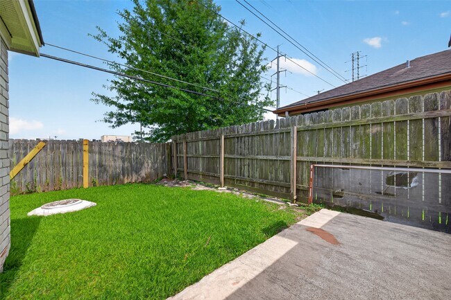 Building Photo - 4131 Baynard Dr