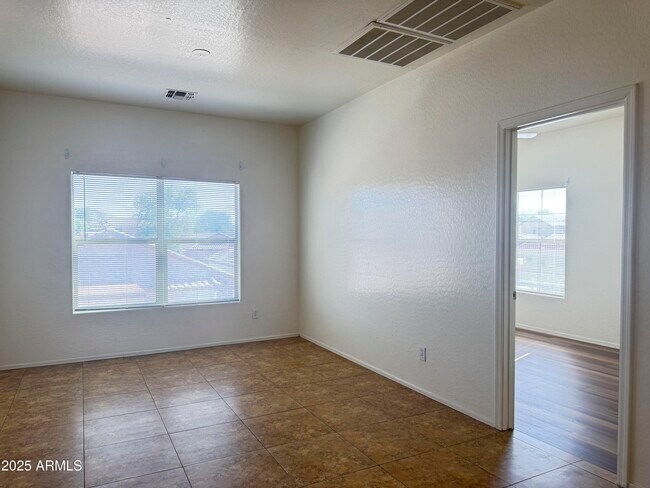 Building Photo - 33433 N Madison Way Dr