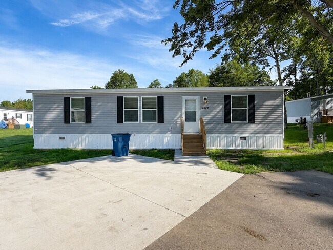 Building Photo - 5372 Lookout Ln