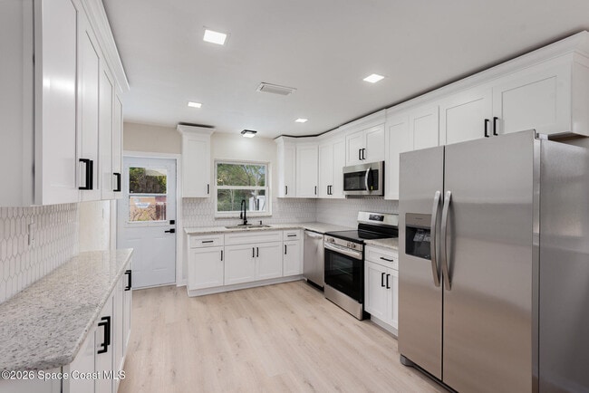 Building Photo - 1650 Leach Cir