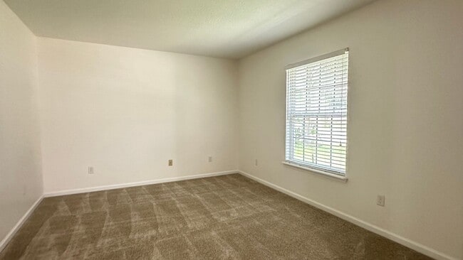 Building Photo - 86134 Venetian Ave