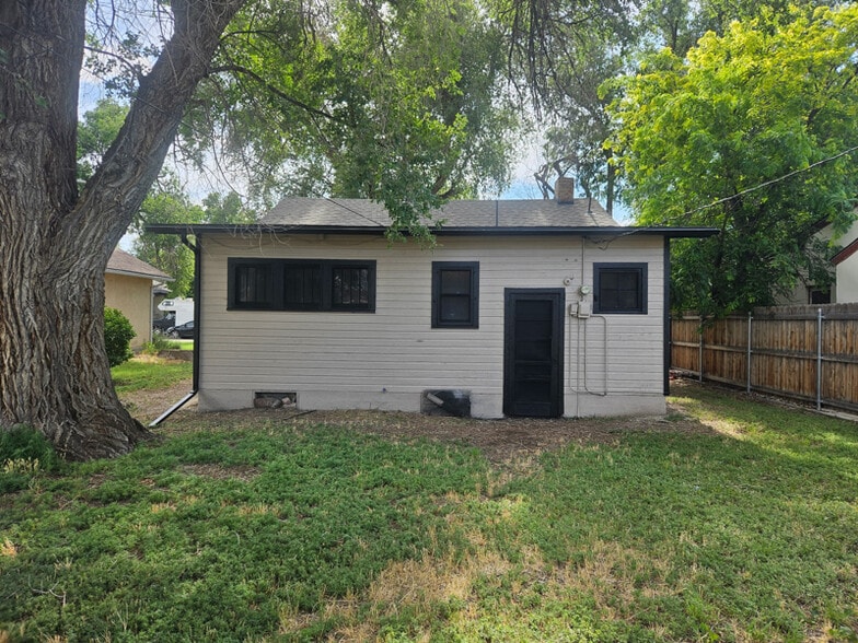 Building Photo - 1226 Van Buren St