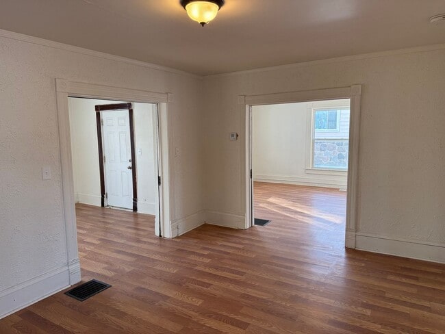 Building Photo - 308 E Argyle St