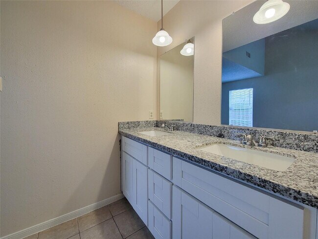 Building Photo - "Charming 3-Bed, 2-Bath Gem in Missouri City - Your Ideal Home Awaits!"