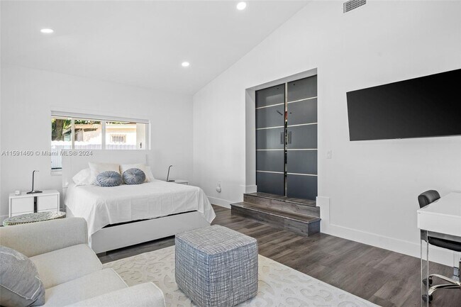 Building Photo - 730 Northwest 18th Avenue, Miami, FL 33125...