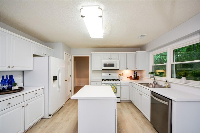 Building Photo - 9050 Brockham Way