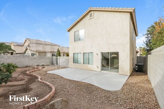 Building Photo - 9551 Grapeland Ave