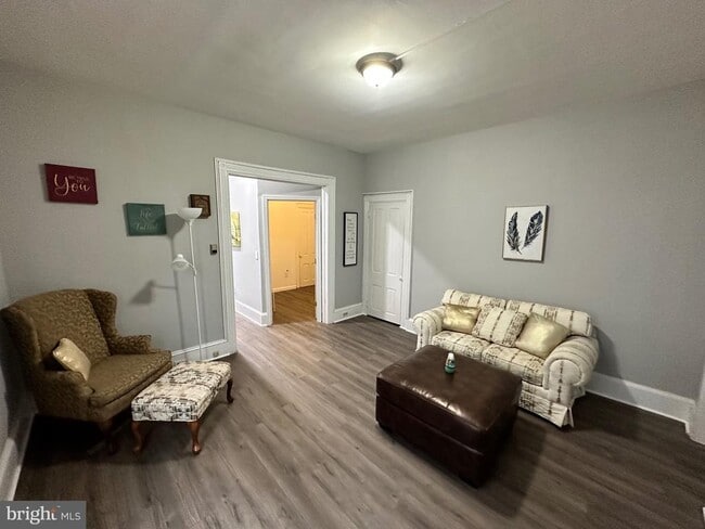 Building Photo - 242 Grant St